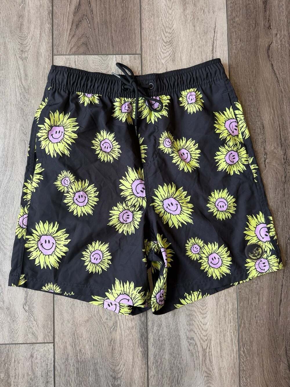 Neff Happy Bloom Swim Shorts Medium Black Sunflower Smiley Face